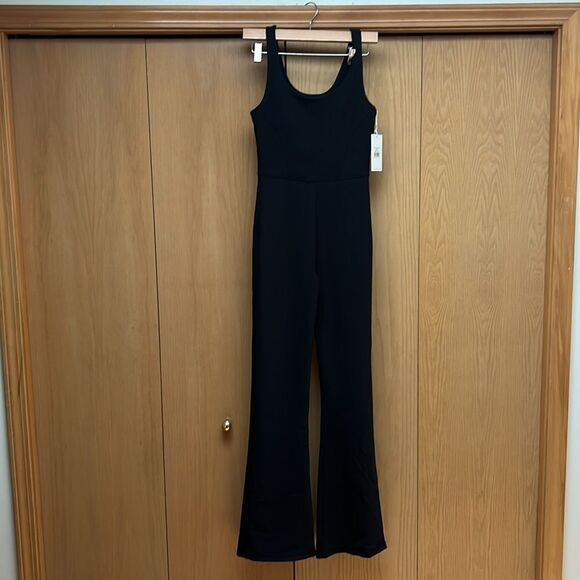 Wilo the Label Women Flare Jumpsuit Black NWT Size Medium - Picture 3 of 9